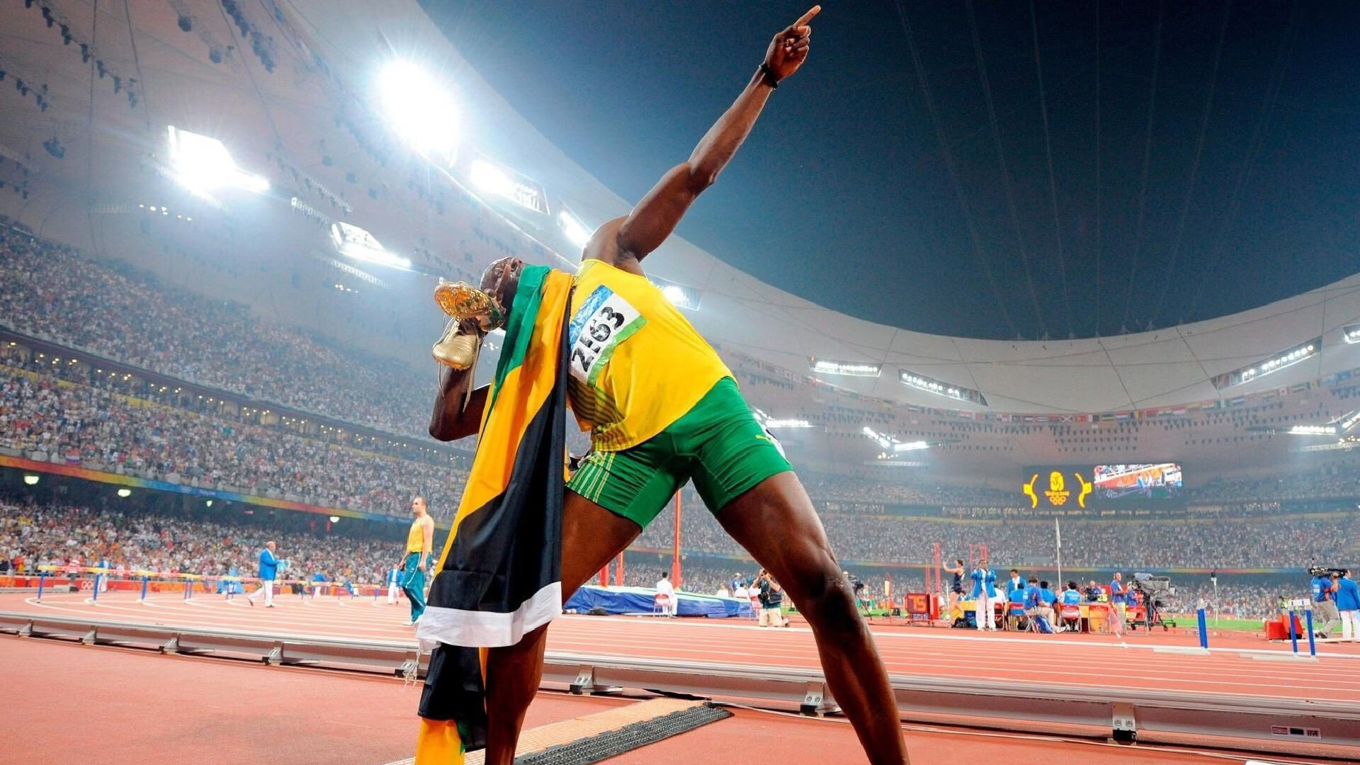 德甲裁判争议不断，这次裁判判决引发轩然大波，德甲 打架